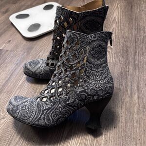John Fluevog Black and Gray Heeled Boots with Victorian Elegance. Size 6.5